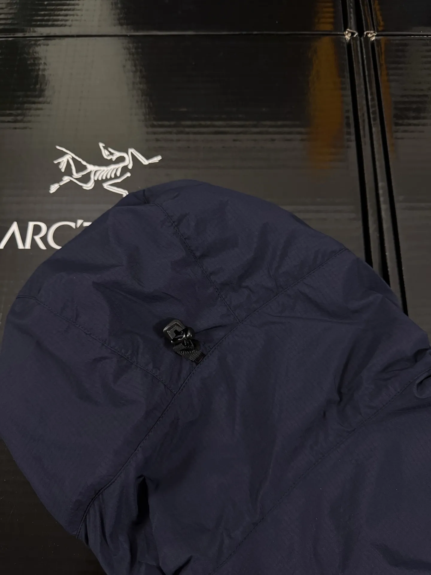 🦋 185 ARCTERYX SQUAMISH Same Style HOODY Breathable 26 Series Breathable ！ Same Style ！ New Arrival， ！Premium Quality ！ ， ， ， 99% Breathable 、 ， ！ 、 。 Windwall 、 、 、 、 … 、 、 、 … 、 ， 、 … 、 ！ 、 … ！ ： Black Navy Blue Size S 66 112 46.4 60 90-110 M 68 116 47.6 61.5 110-130 L 70 120 48.8 63 130-145 XL 72 124 50 64.5 145-160 XXL 74 128 52.4 67.5 170-190 XXXL 78 132 55 70 190